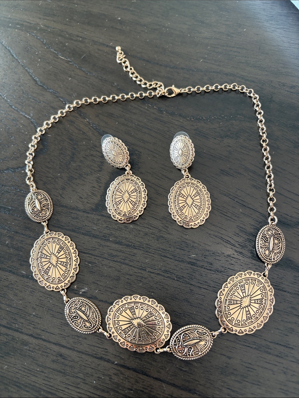 Gold-Tone Patterned Medallion Necklace and Earring Set
